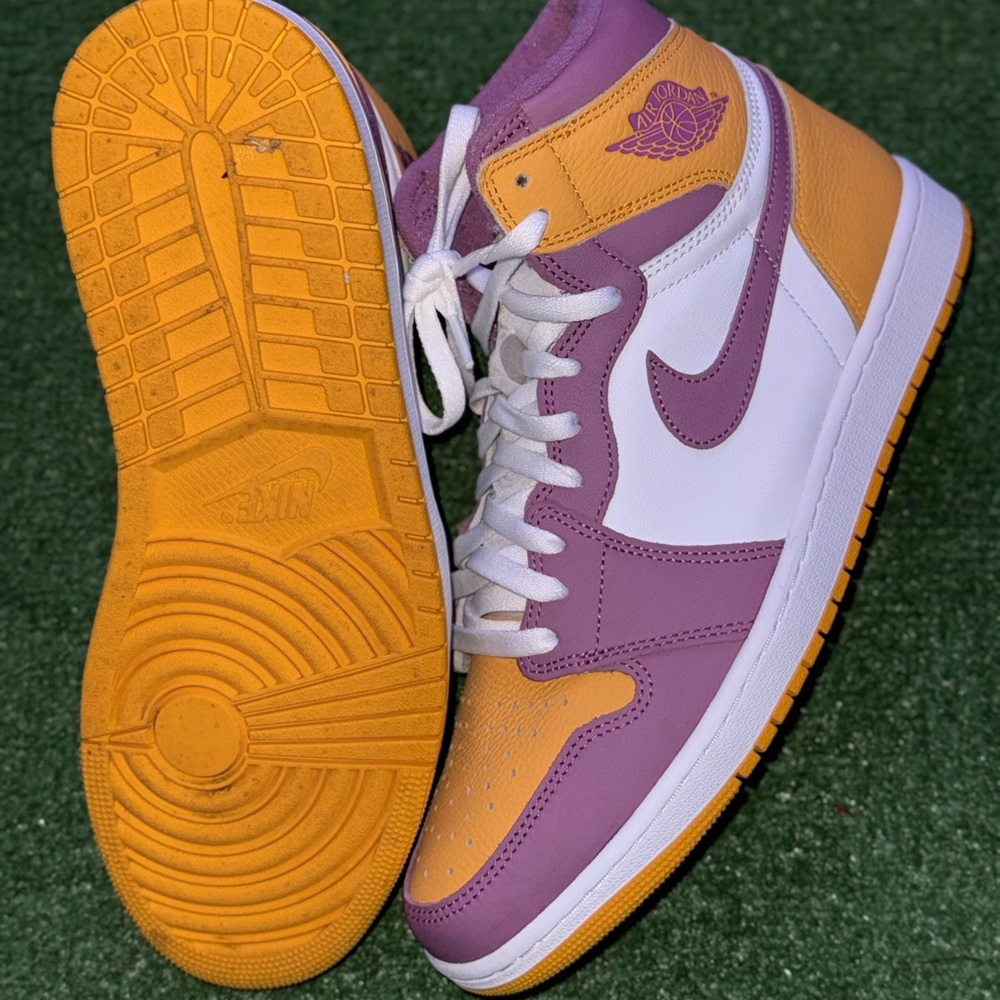 Air Jordan 1 “ Brotherhood” size 11 **WORN 1x**